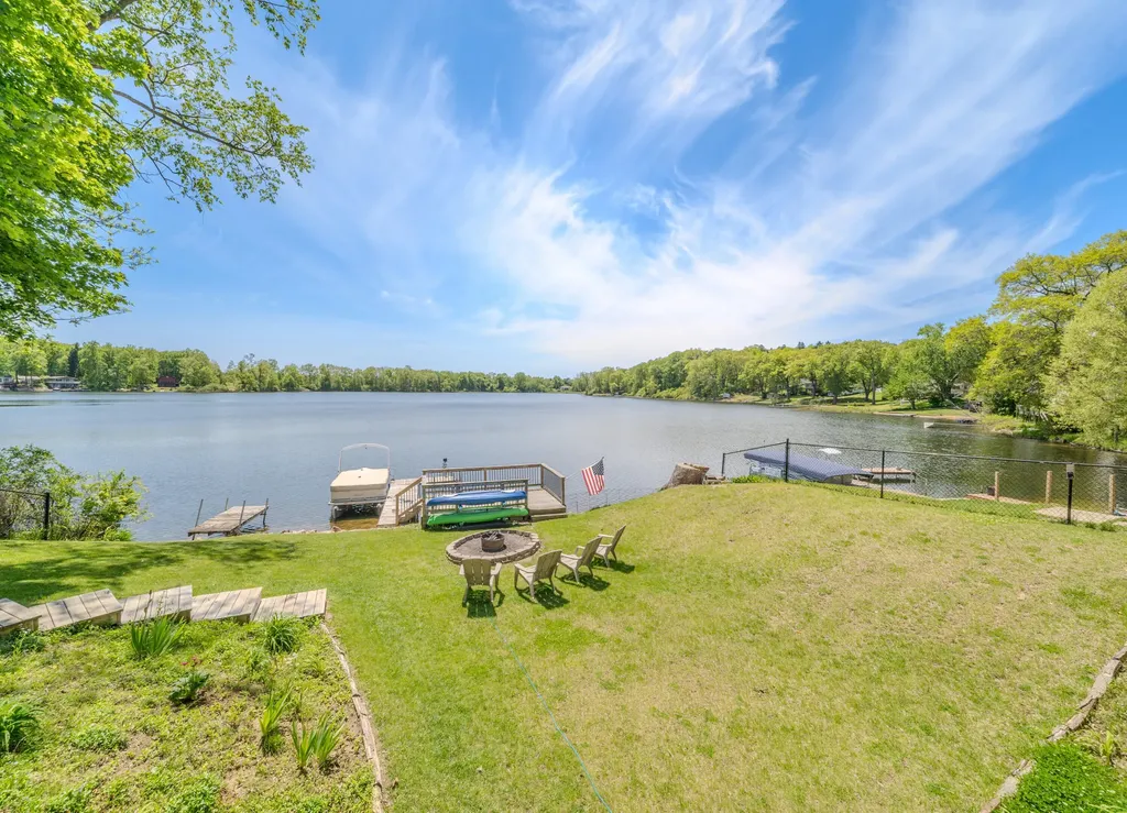 12569 S Crystal Lake Drive Somerset Township MI 49233