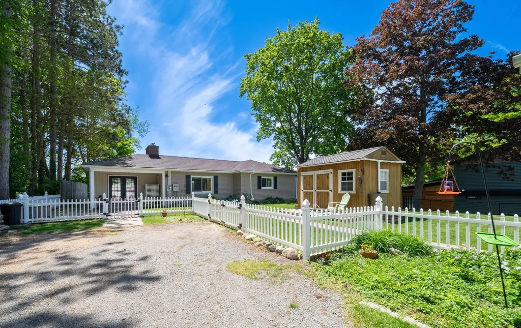 12569 S Crystal Lake Drive Somerset Township MI 49233