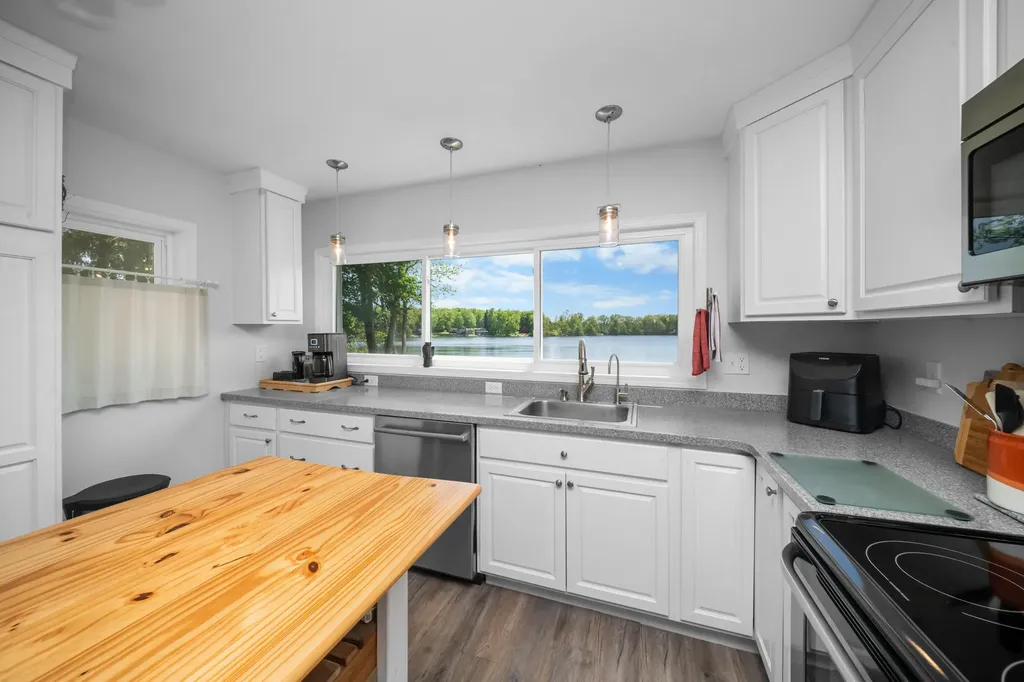12569 S Crystal Lake Drive Somerset Township MI 49233