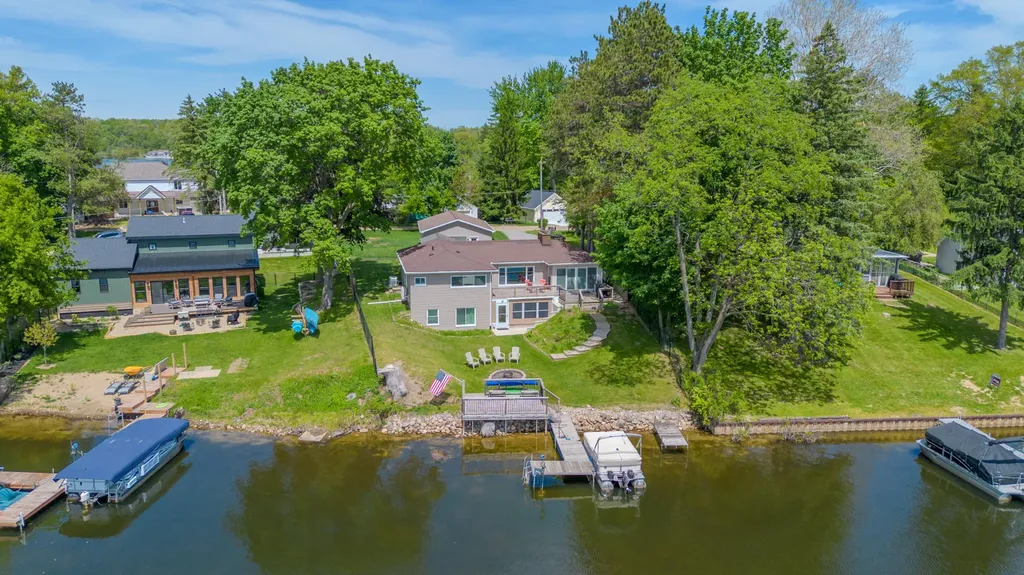 12569 S Crystal Lake Drive Somerset Township MI 49233