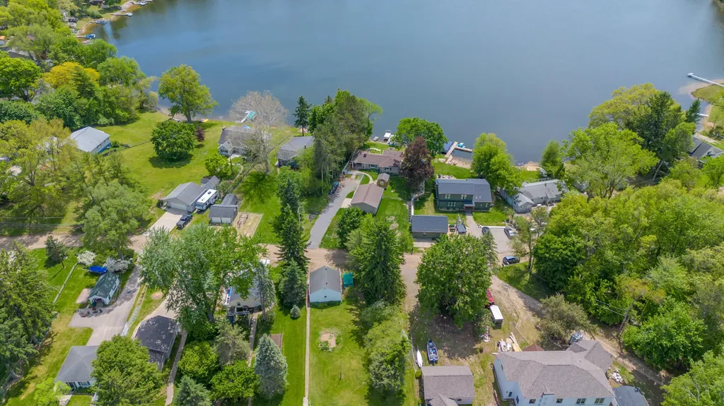 12569 S Crystal Lake Drive Somerset Township MI 49233