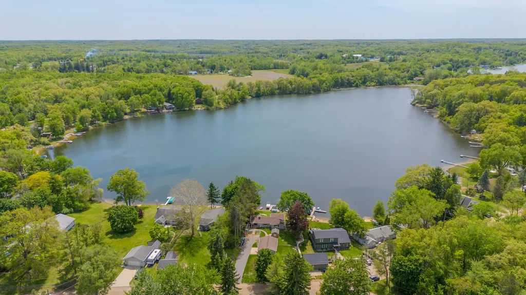 12569 S Crystal Lake Drive Somerset Township MI 49233