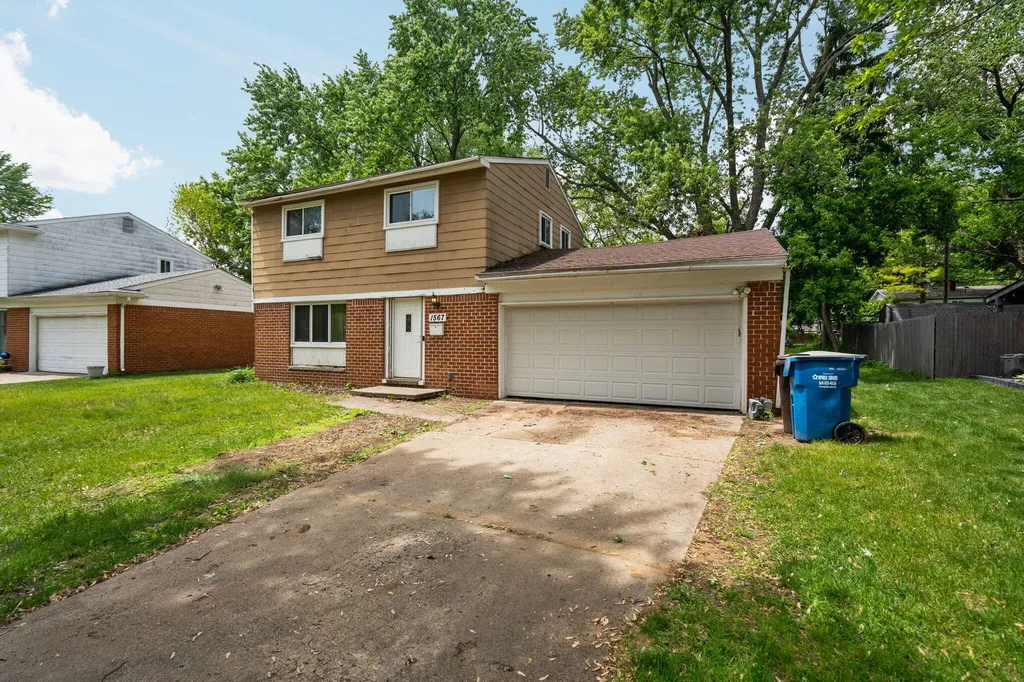 1567 Stratford Court Superior Charter Township MI 48198