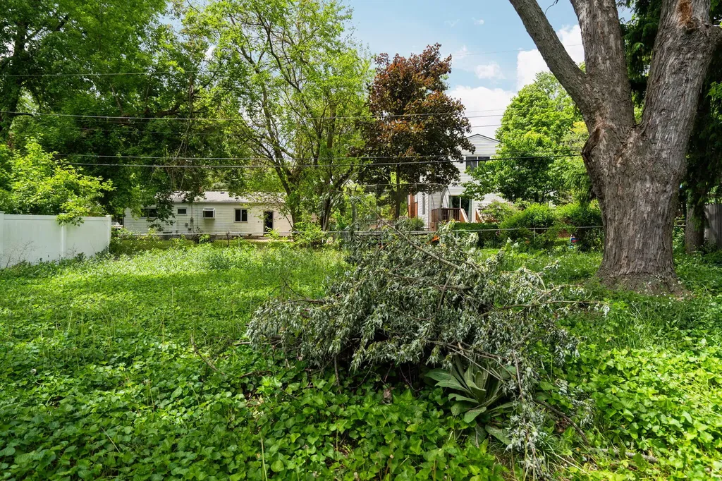 1567 Stratford Court Superior Charter Township MI 48198