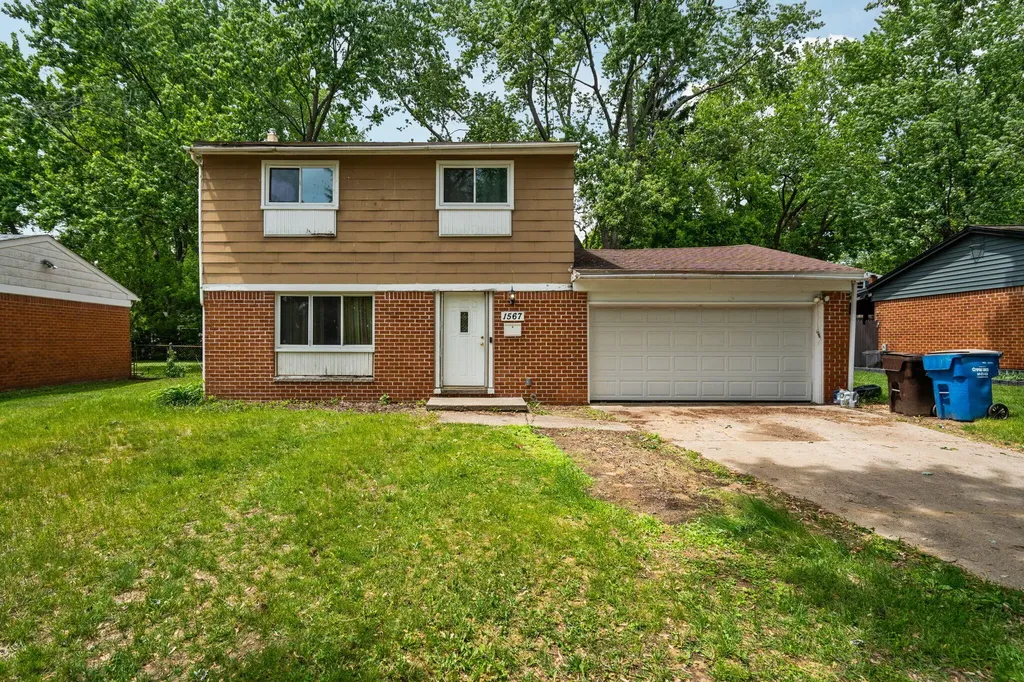 1567 Stratford Court Superior Charter Township MI 48198