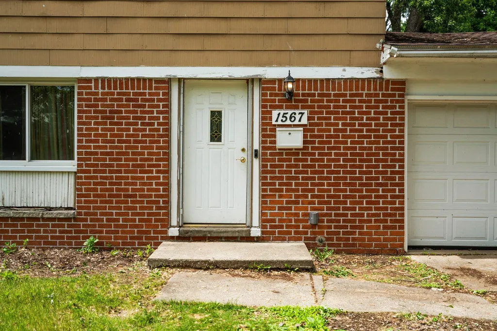 1567 Stratford Court Superior Charter Township MI 48198