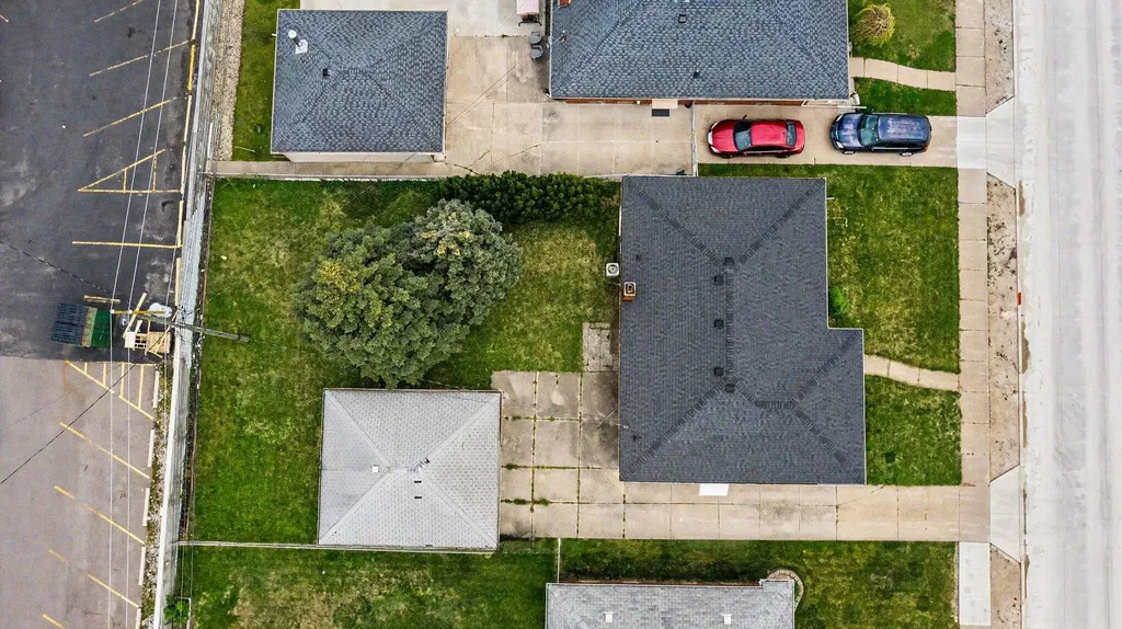 8271 Stanley Drive Warren City MI 48093