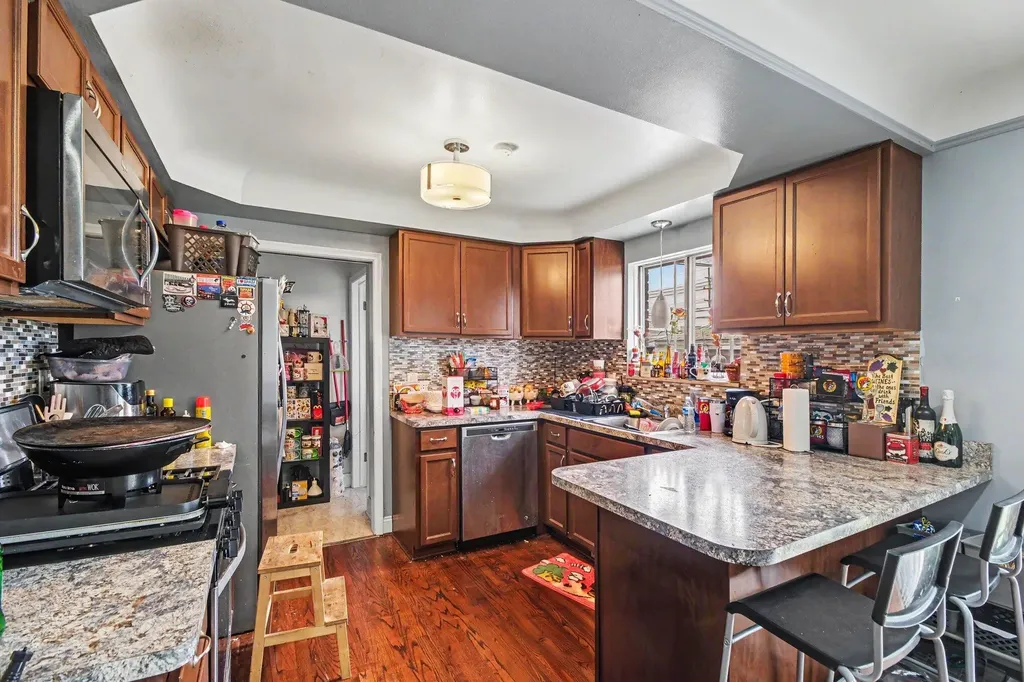 8271 Stanley Drive Warren City MI 48093