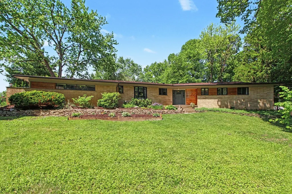 46800 Betty Hill Lane Plymouth Charter Township MI 48170