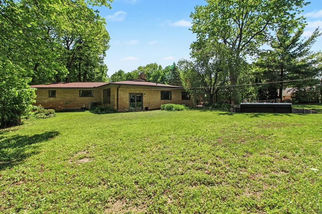 46800 Betty Hill Lane Plymouth Charter Township MI 48170