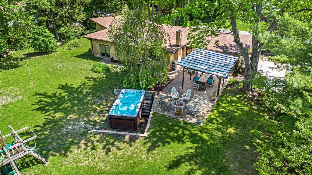 46800 Betty Hill Lane Plymouth Charter Township MI 48170