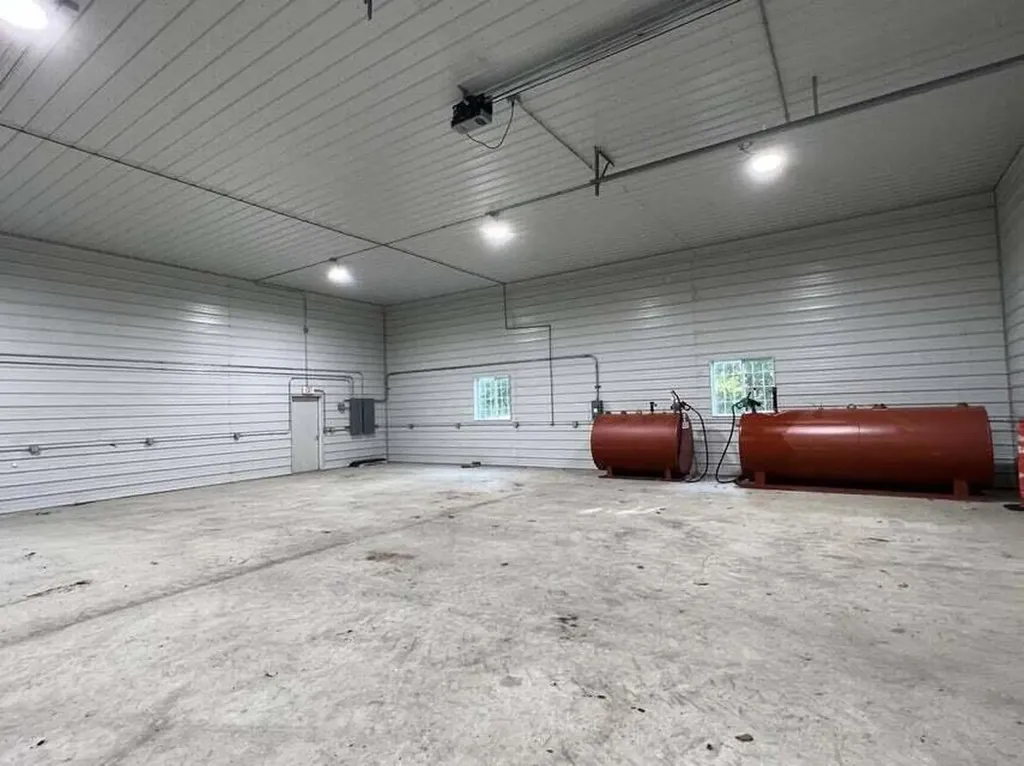 5061 Prater Boulevard Hendricks Township MI 49762