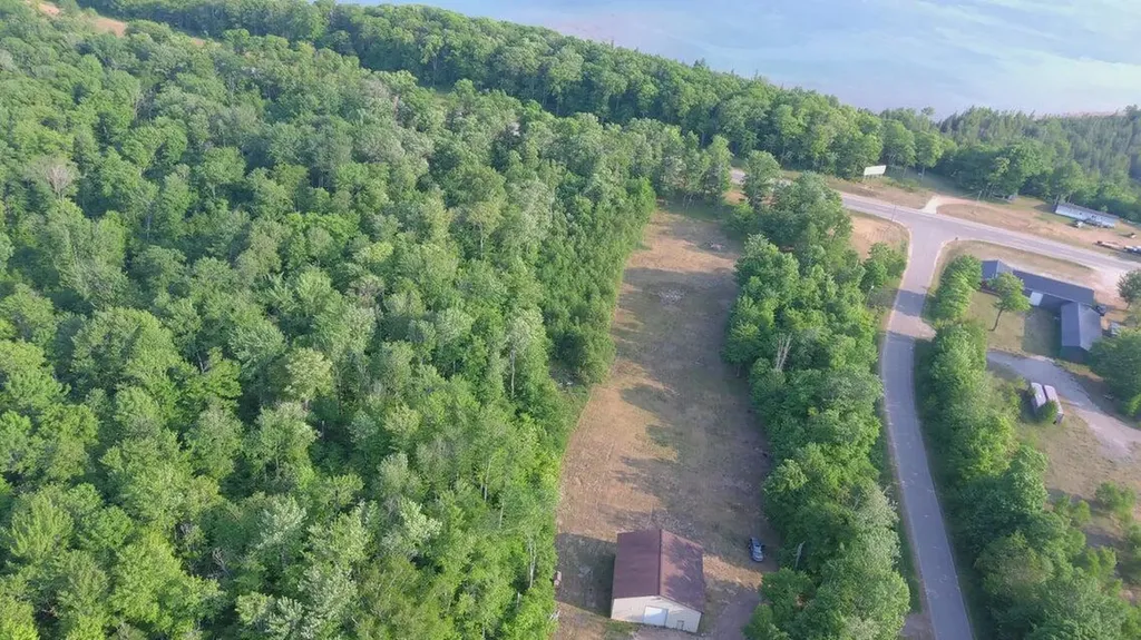 5061 Prater Boulevard Hendricks Township MI 49762
