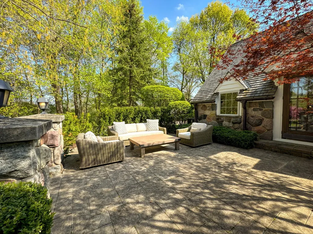 267 Woodberry Drive Bloomfield Hills City MI 48304