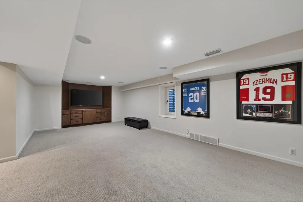 267 Woodberry Drive Bloomfield Hills City MI 48304