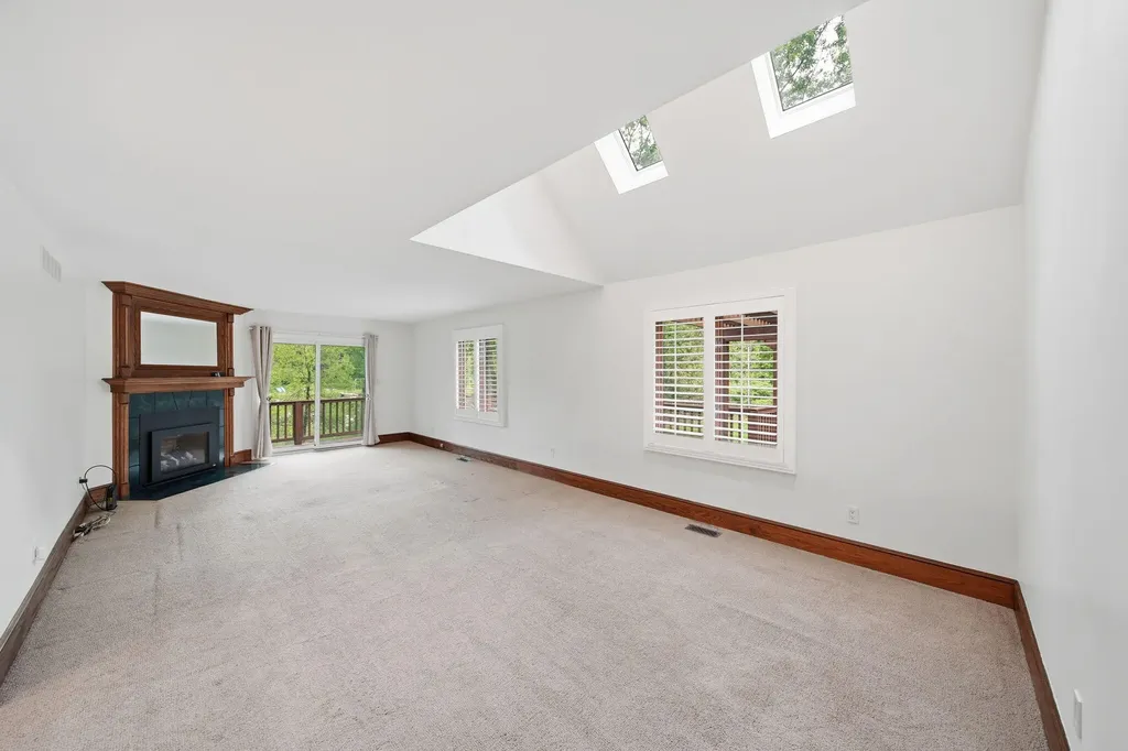 8866 Crane Road York Charter Township MI 48160