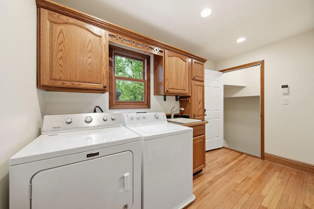 8866 Crane Road York Charter Township MI 48160