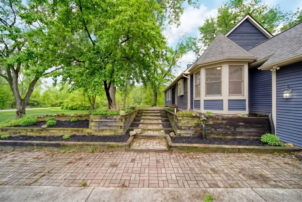 8866 Crane Road York Charter Township MI 48160