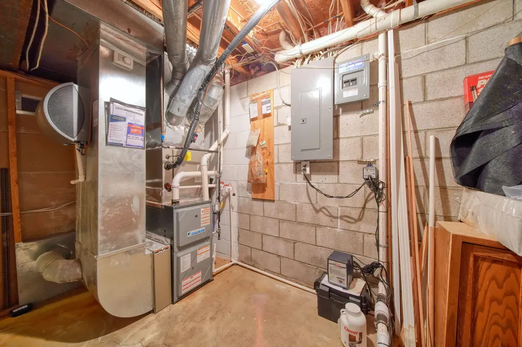 8866 Crane Road York Charter Township MI 48160