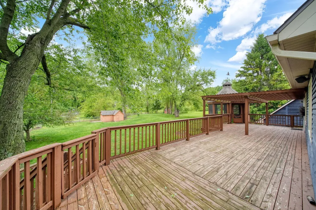 8866 Crane Road York Charter Township MI 48160
