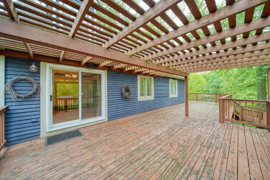 8866 Crane Road York Charter Township MI 48160