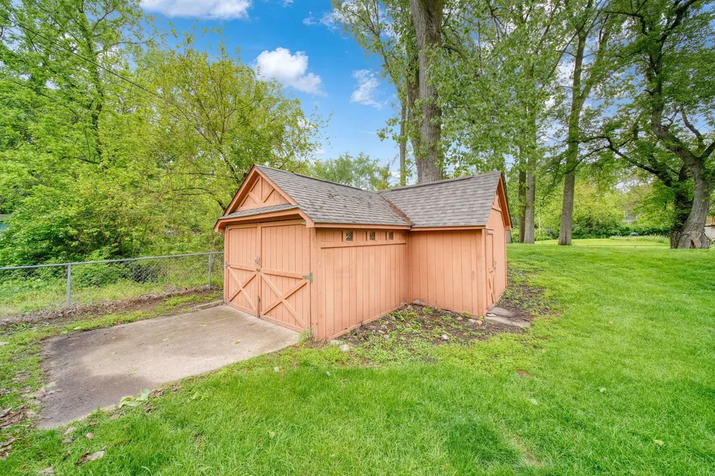 8866 Crane Road York Charter Township MI 48160