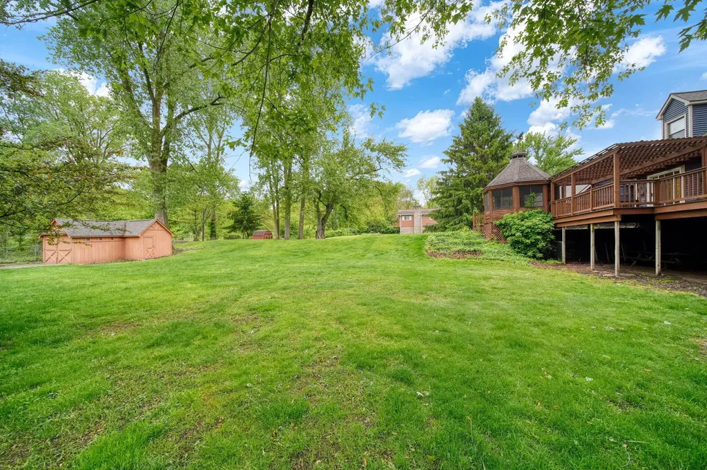 8866 Crane Road York Charter Township MI 48160