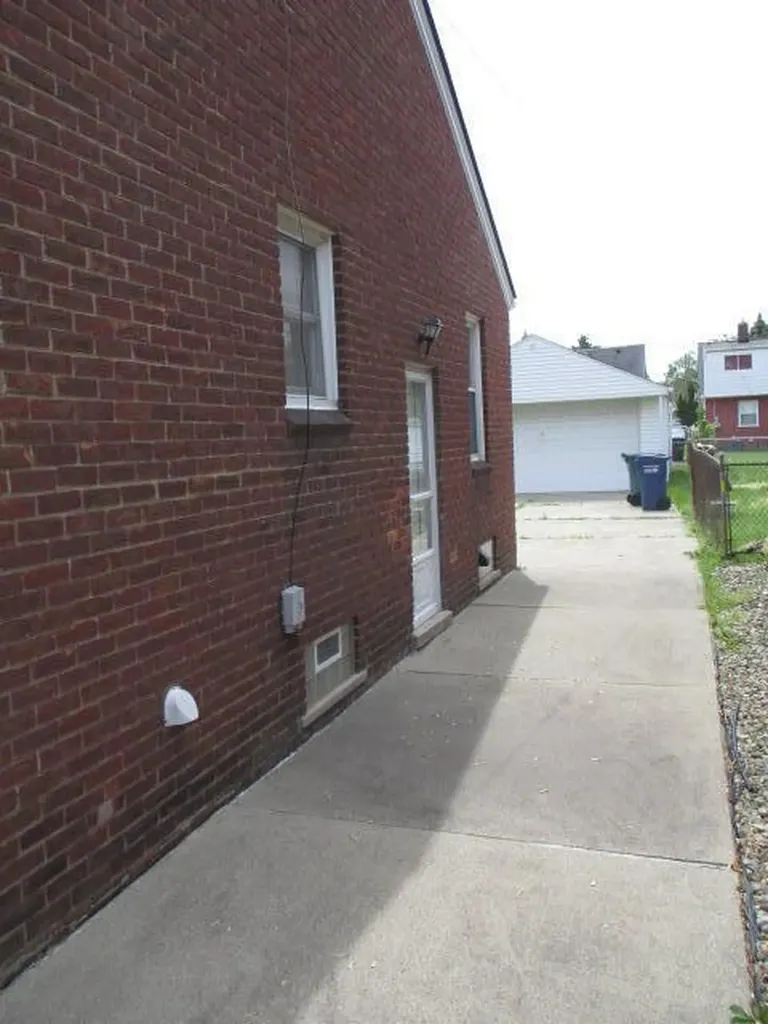 1425 Moran Avenue Lincoln Park City MI 48146