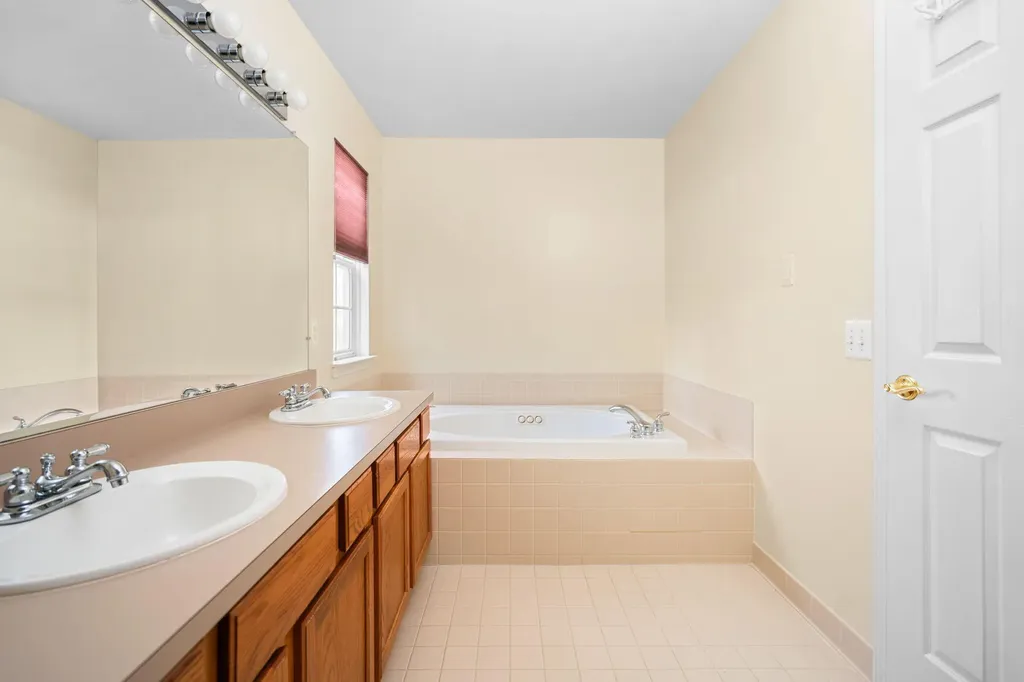 1929 Harley Drive Scio Township MI 48103