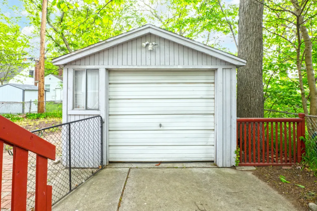 220 Farmdale Street Ferndale City MI 48220