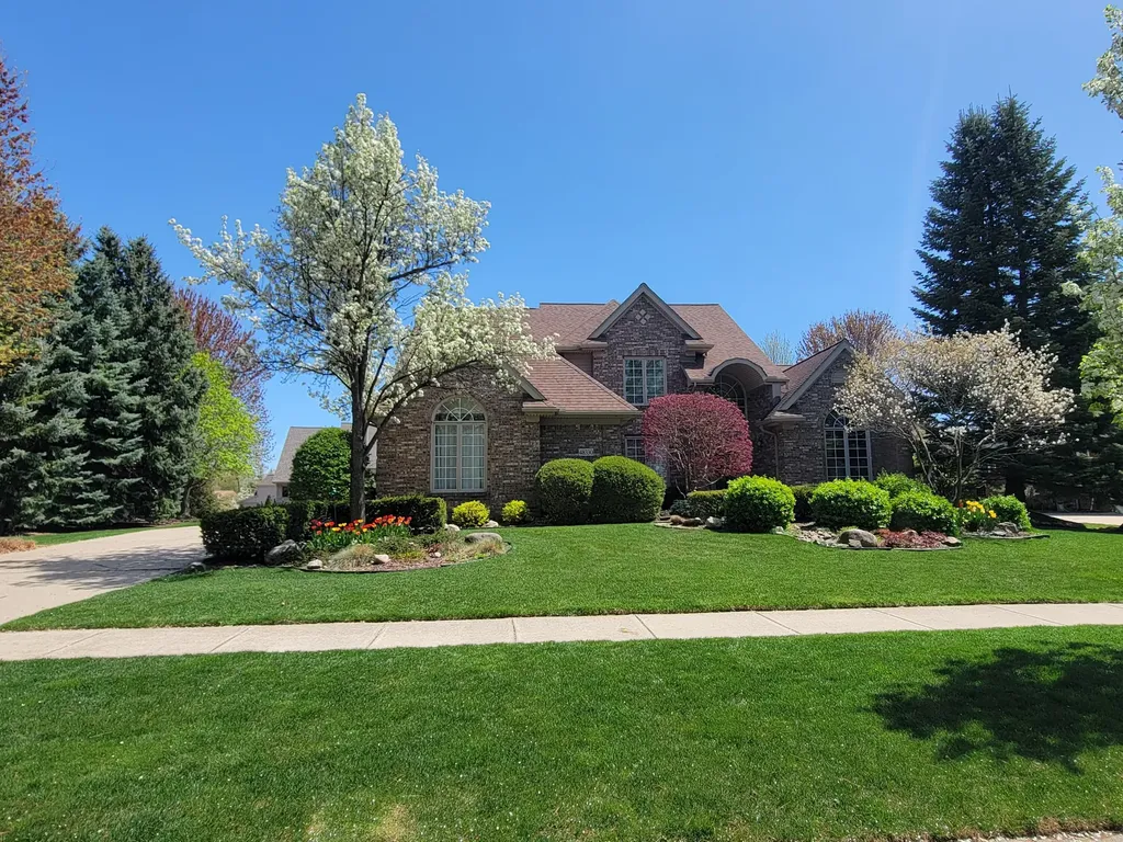 48330 Edinburgh Drive Plymouth Charter Township MI 48170
