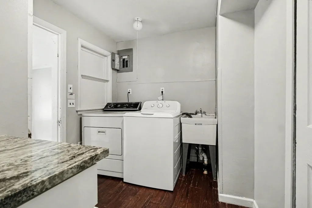 701 Auburn Street Plymouth City MI 48170