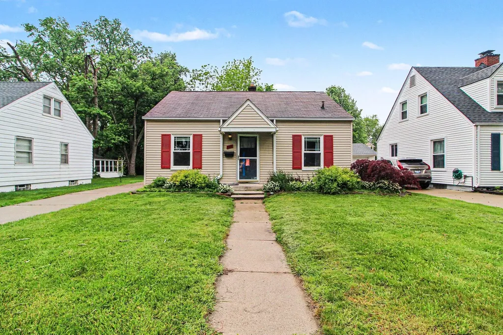 701 Auburn Street Plymouth City MI 48170