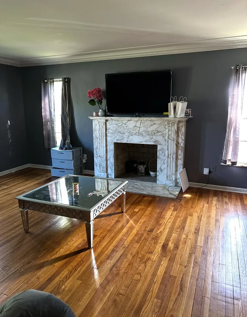 20001 Whitcomb Detroit City MI 48235