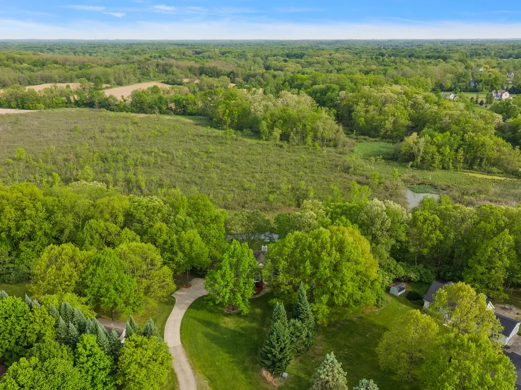11137 Jeanette Drive Hamburg Township MI 48189