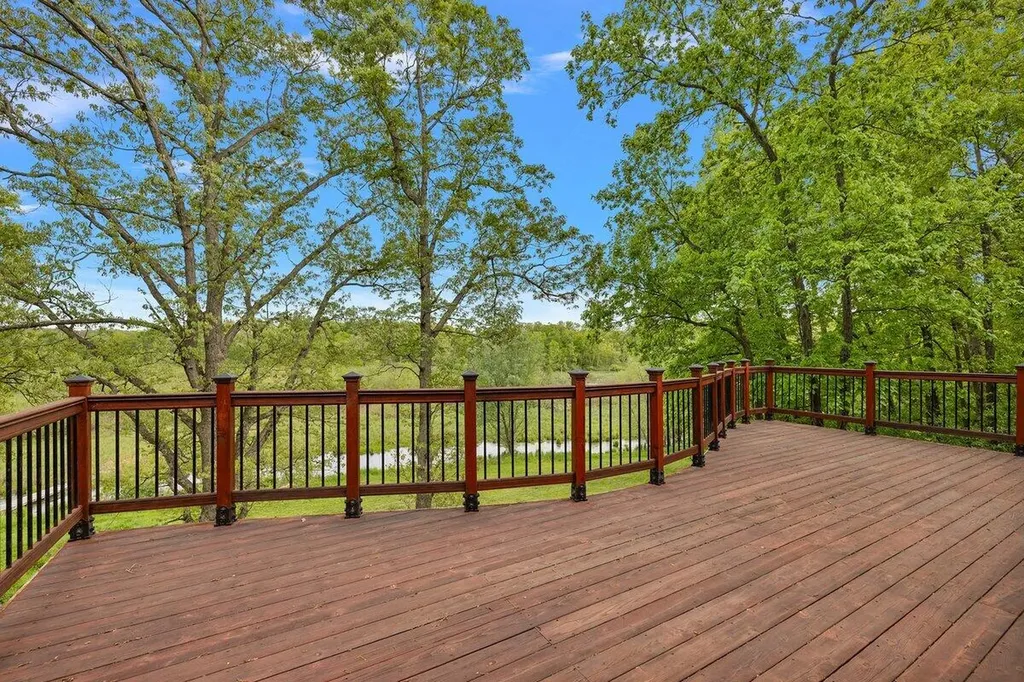 11137 Jeanette Drive Hamburg Township MI 48189