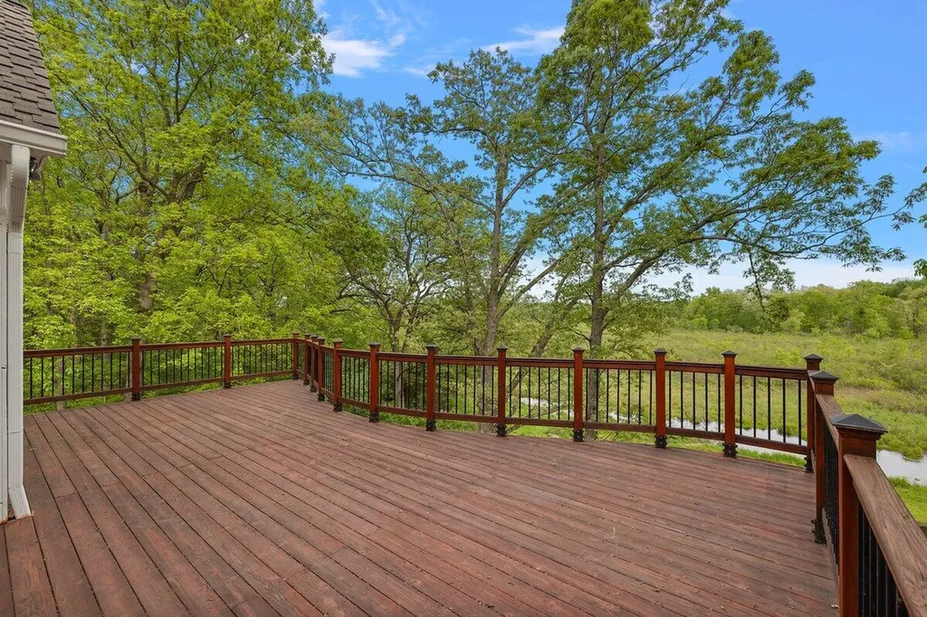 11137 Jeanette Drive Hamburg Township MI 48189