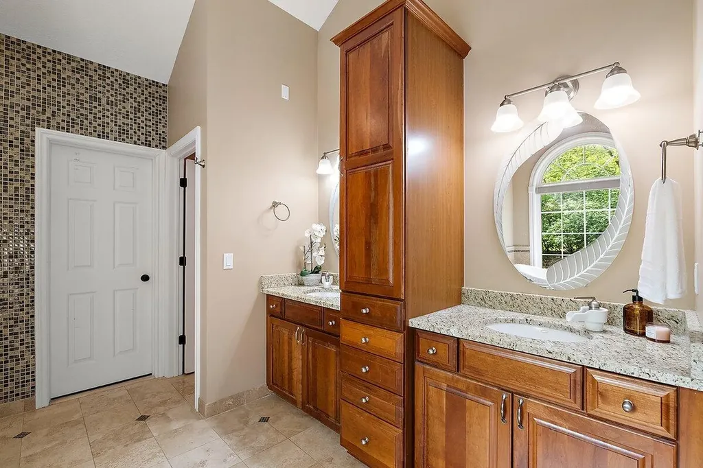 11137 Jeanette Drive Hamburg Township MI 48189