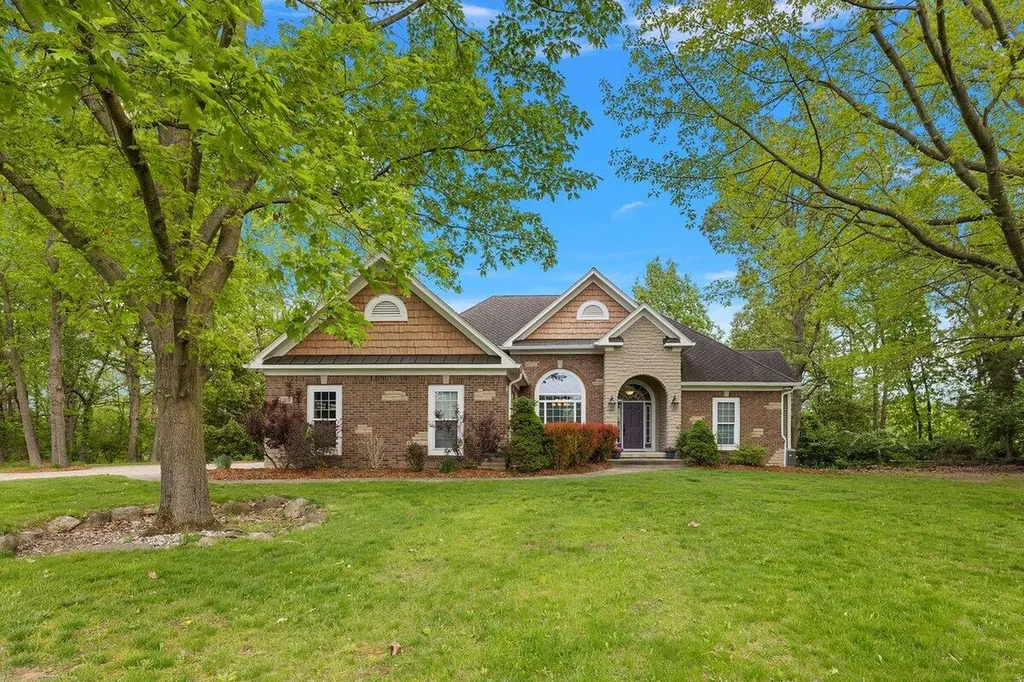 11137 Jeanette Drive Hamburg Township MI 48189