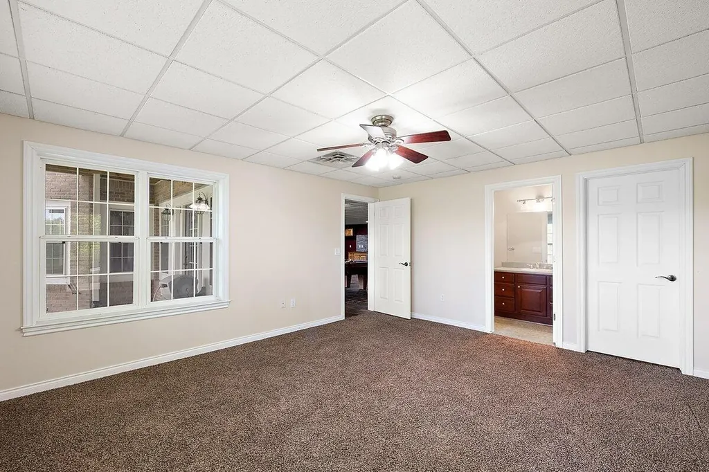 11137 Jeanette Drive Hamburg Township MI 48189