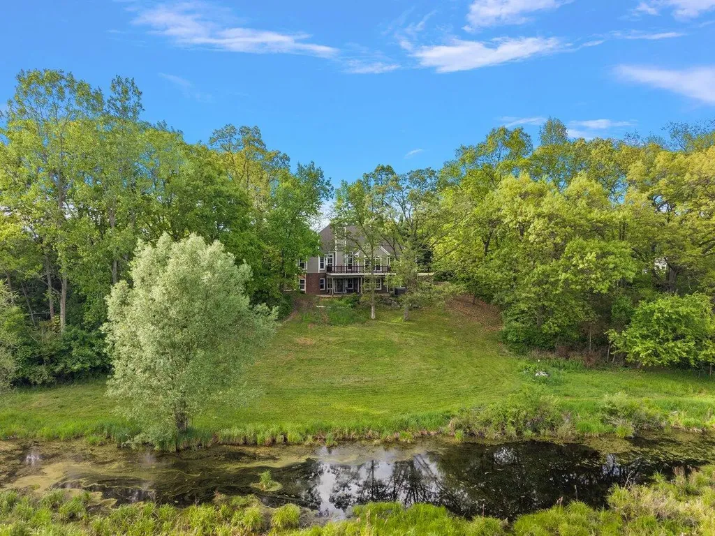 11137 Jeanette Drive Hamburg Township MI 48189