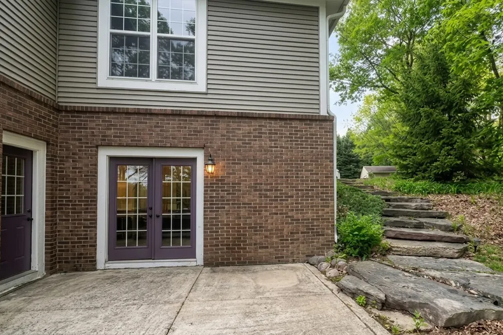 11137 Jeanette Drive Hamburg Township MI 48189