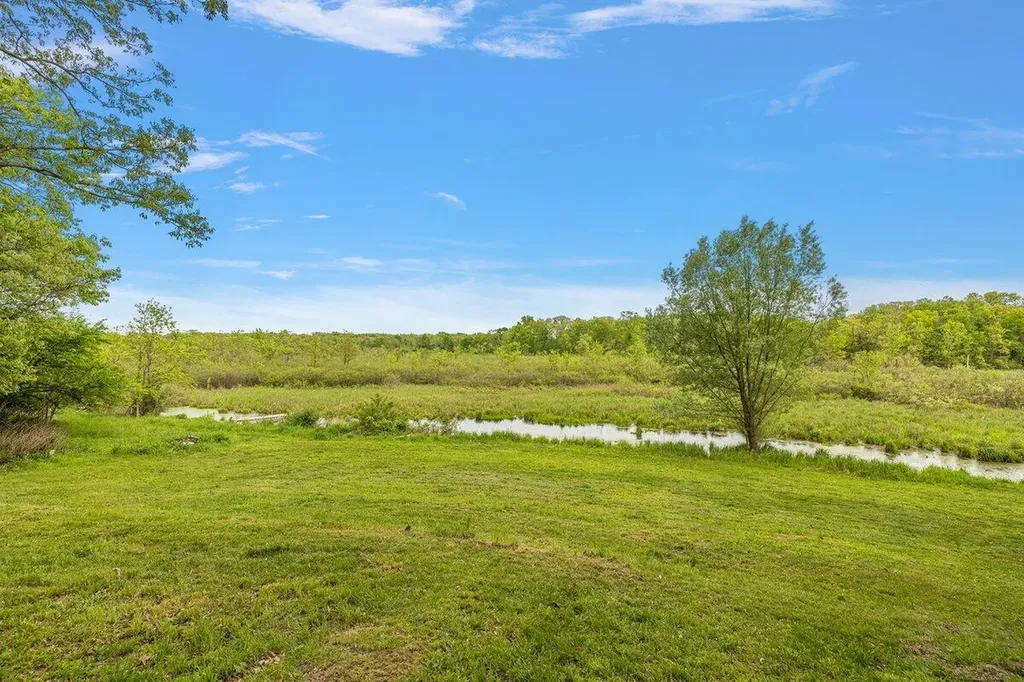 11137 Jeanette Drive Hamburg Township MI 48189