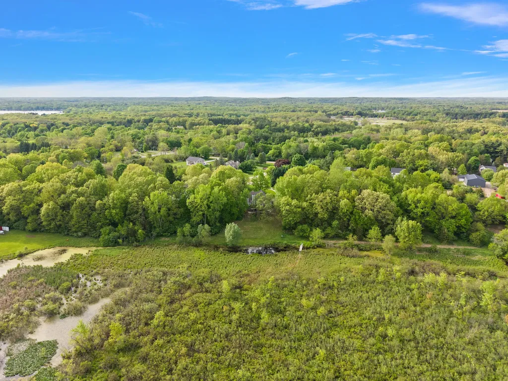 11137 Jeanette Drive Hamburg Township MI 48189