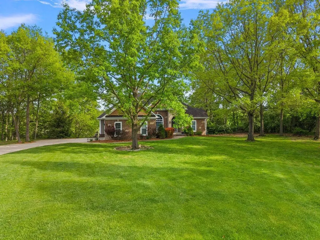 11137 Jeanette Drive Hamburg Township MI 48189