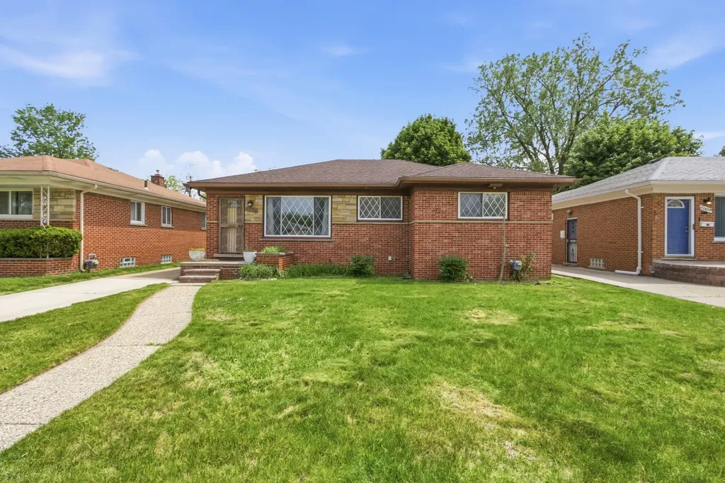 21630 Westhampton Street Oak Park City MI 48237