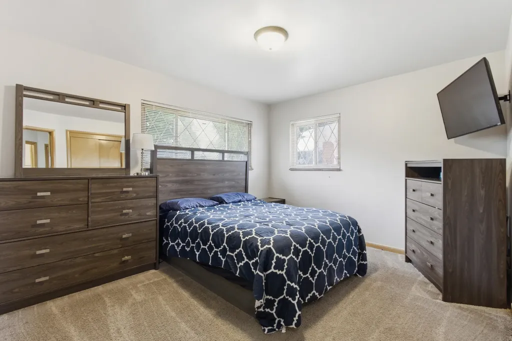 21630 Westhampton Street Oak Park City MI 48237