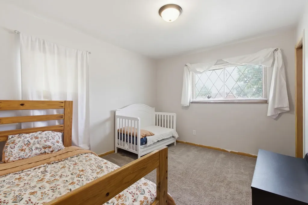 21630 Westhampton Street Oak Park City MI 48237