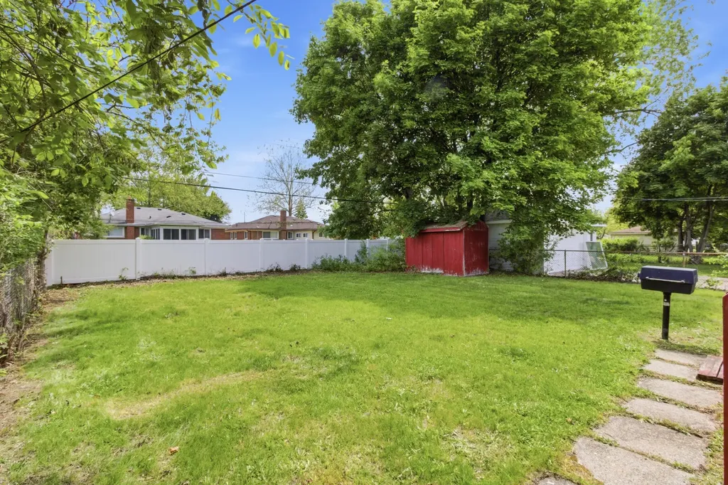 21630 Westhampton Street Oak Park City MI 48237
