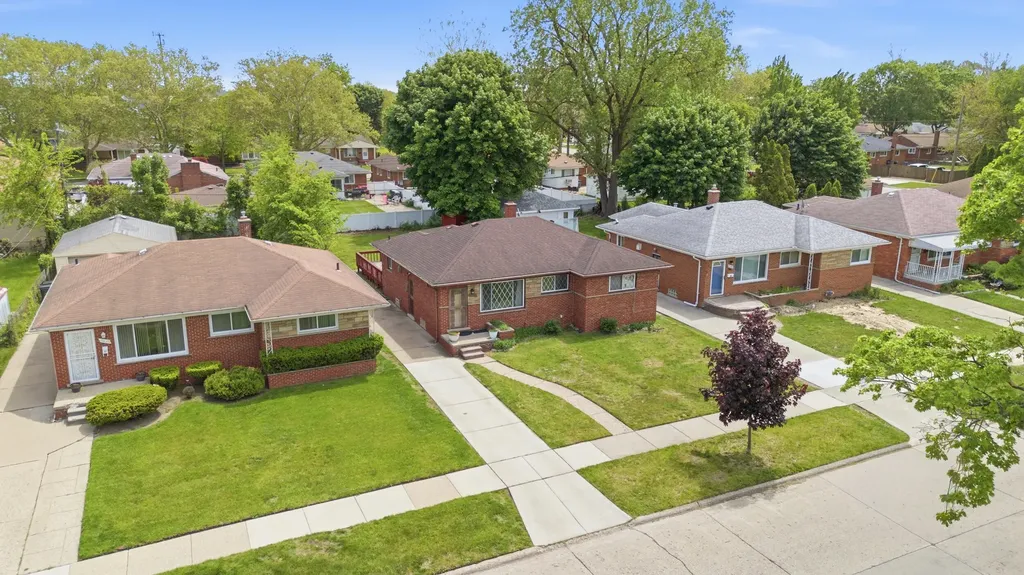 21630 Westhampton Street Oak Park City MI 48237